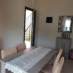 Votsalo Pool Apts كالامي