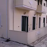 Votsalo Pool Apts *