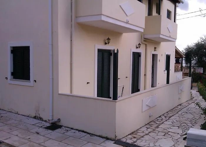 Votsalo Pool Apts *