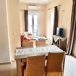 Votsalo Pool Apts דירה קלאמי