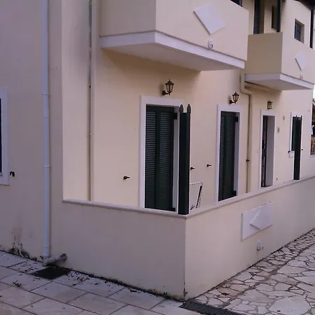 Votsalo Pool Apts *