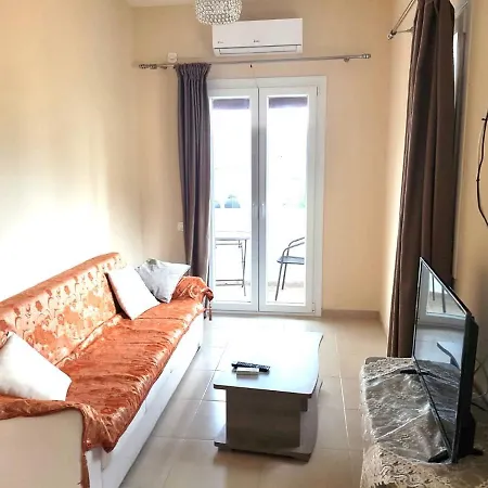 Votsalo Pool Apts * 칼라미