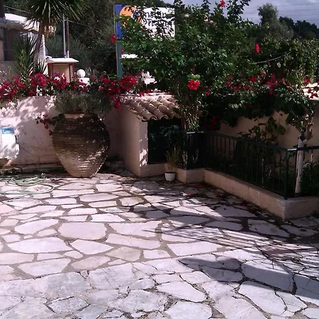 Votsalo Pool Apts 아파트 칼라미